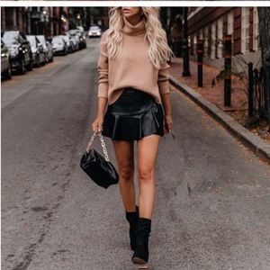 DO+BE, CLUELESS FAUX LEATHER MINI SKORT - BLACK, SMALL